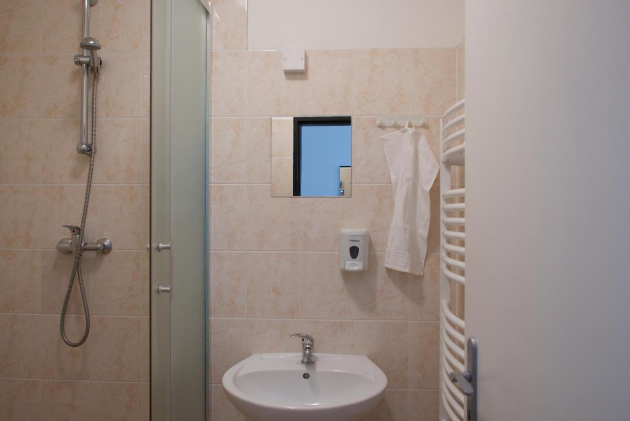 Clown And Bard Hostal *