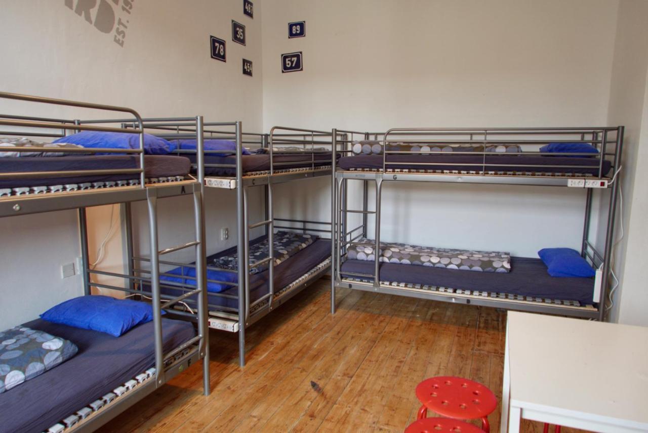 Clown And Bard Hostal *
