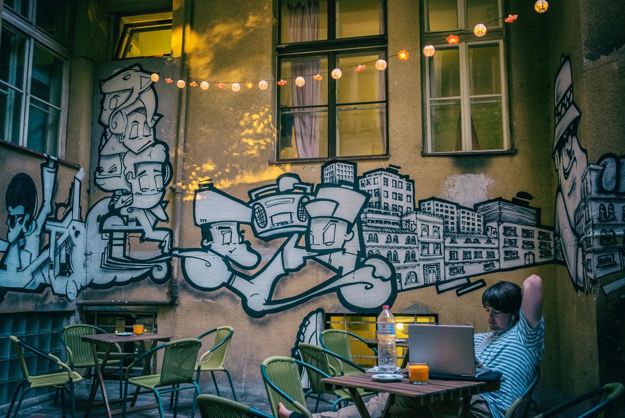 Clown And Bard Praga